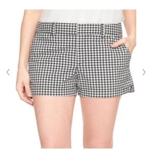 NWOT Gap shorts, Size 16